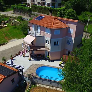 apartman-mimi-dobrec.primorje-gorskikotar.com/